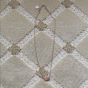 Kendra Scott neckalace